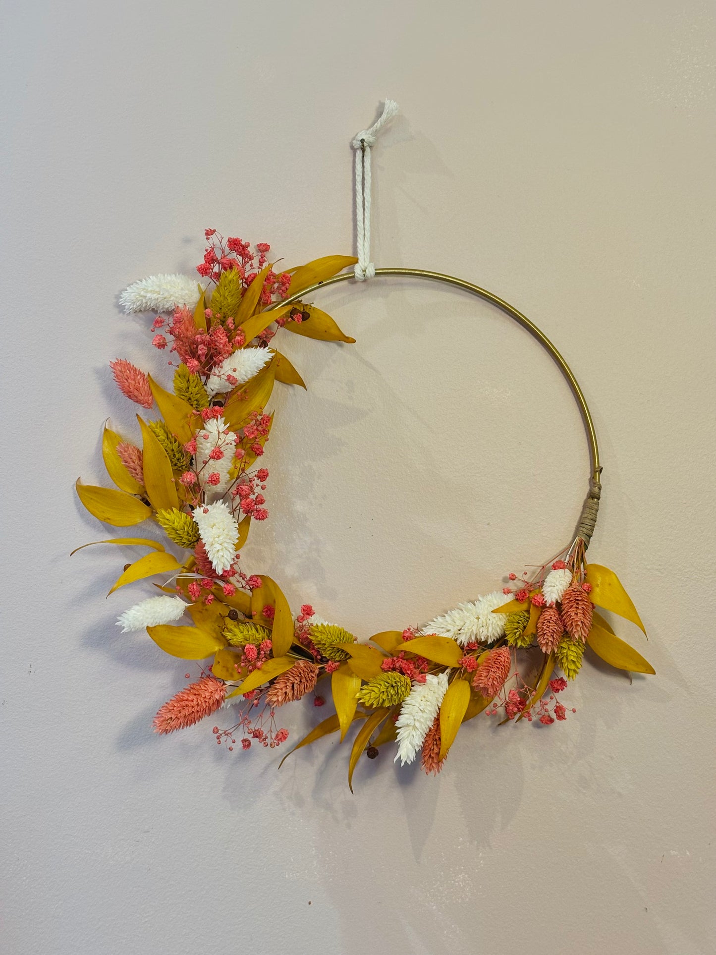 La couronne de fleurs séchées