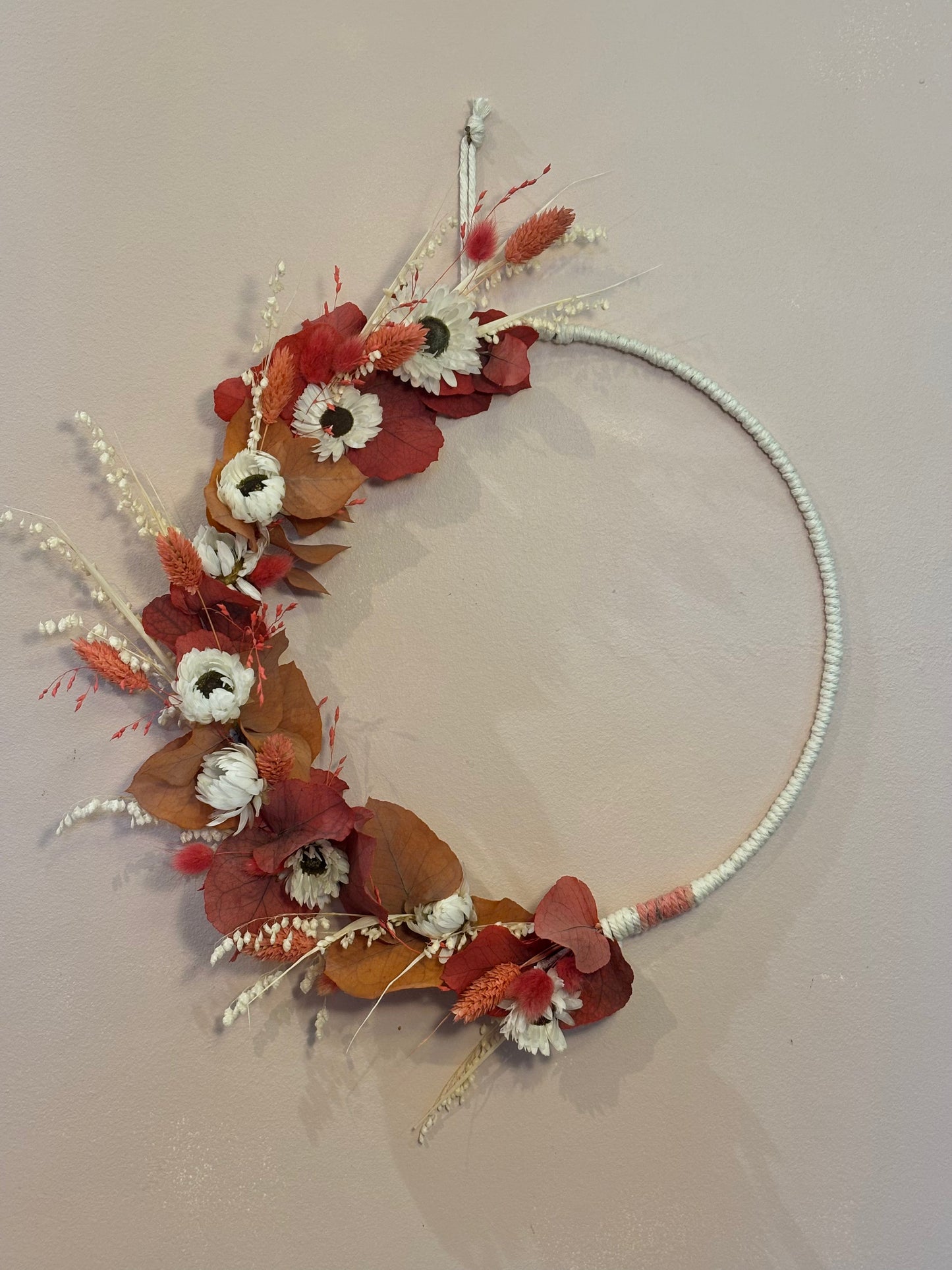 La couronne de fleurs séchées