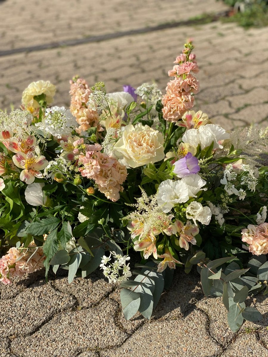 La raquette de deuil - Les jolies fleurs